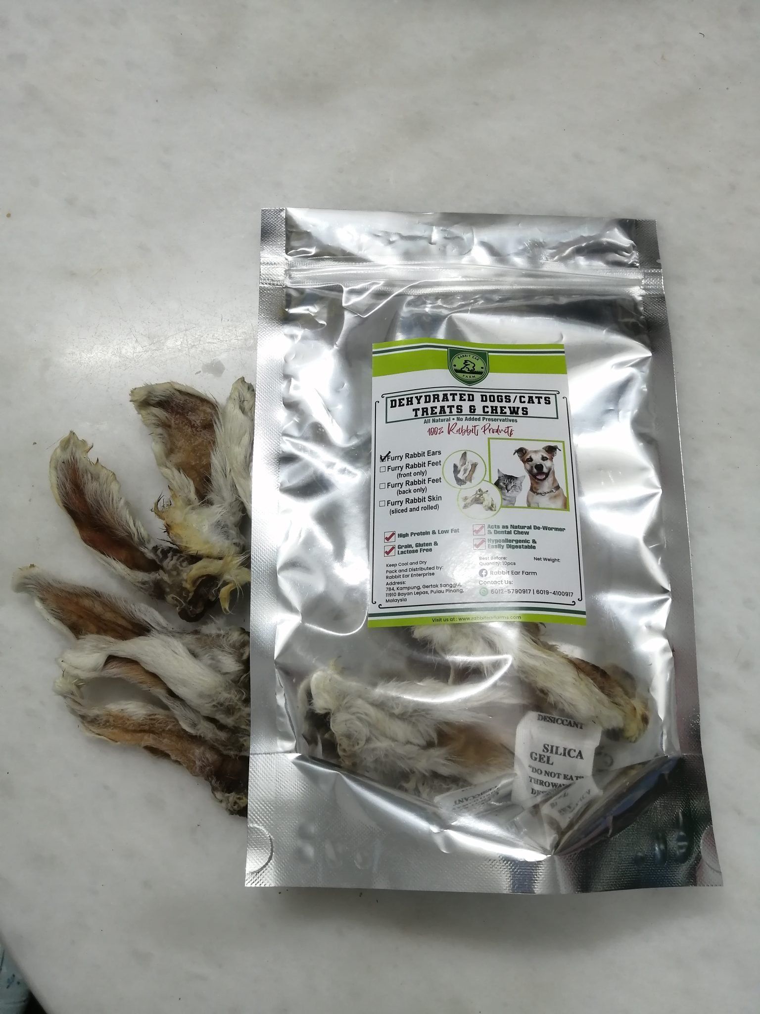 Dehydrated Furry Rabbit Ear For Dogs and cats Treats and Chews.