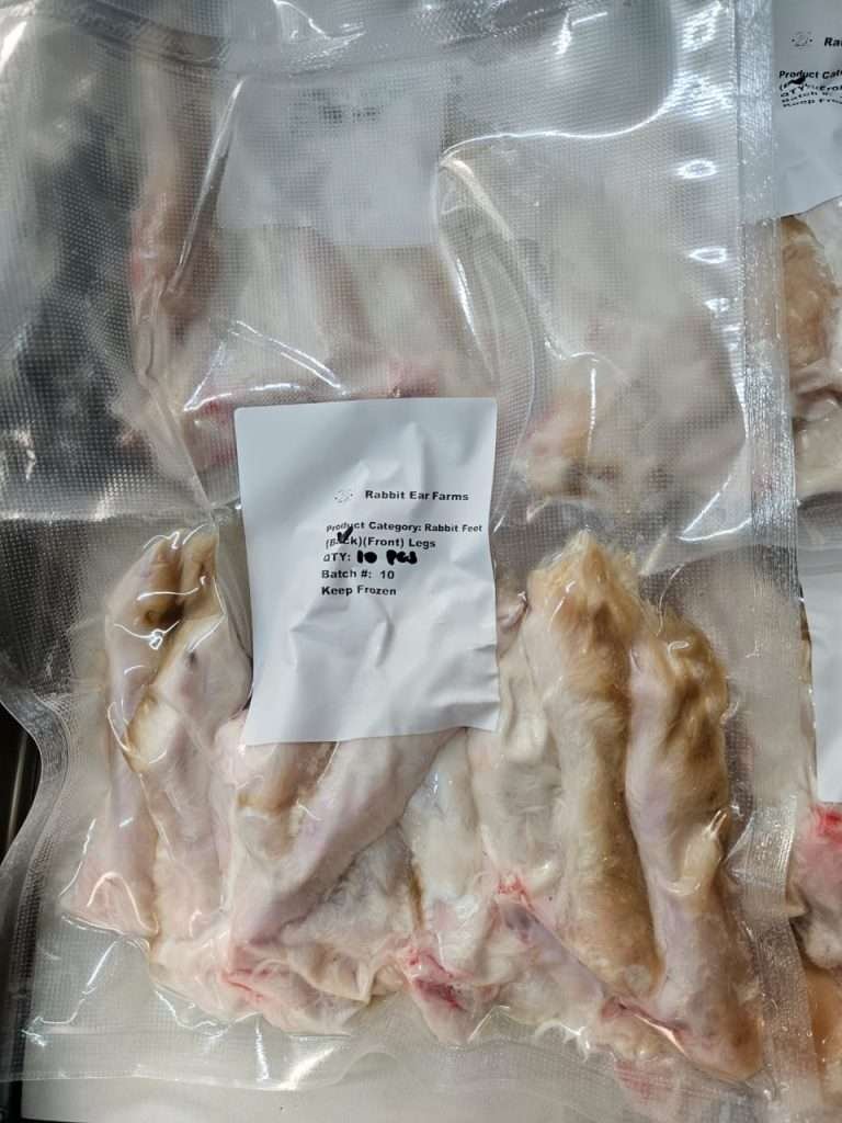Frozen Rabbit Feet-Dog Treat’s- Back Feet – Rabbit Ear Farm